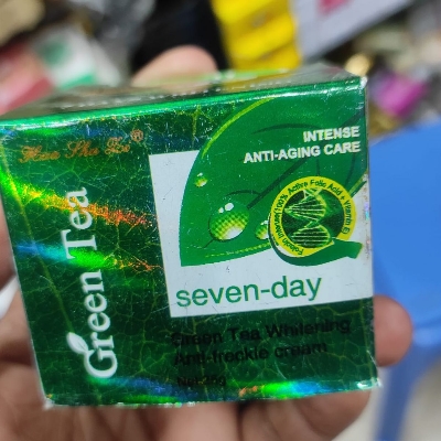 Picture of Green Tea Seven Day Whitening Anti-freckle cream