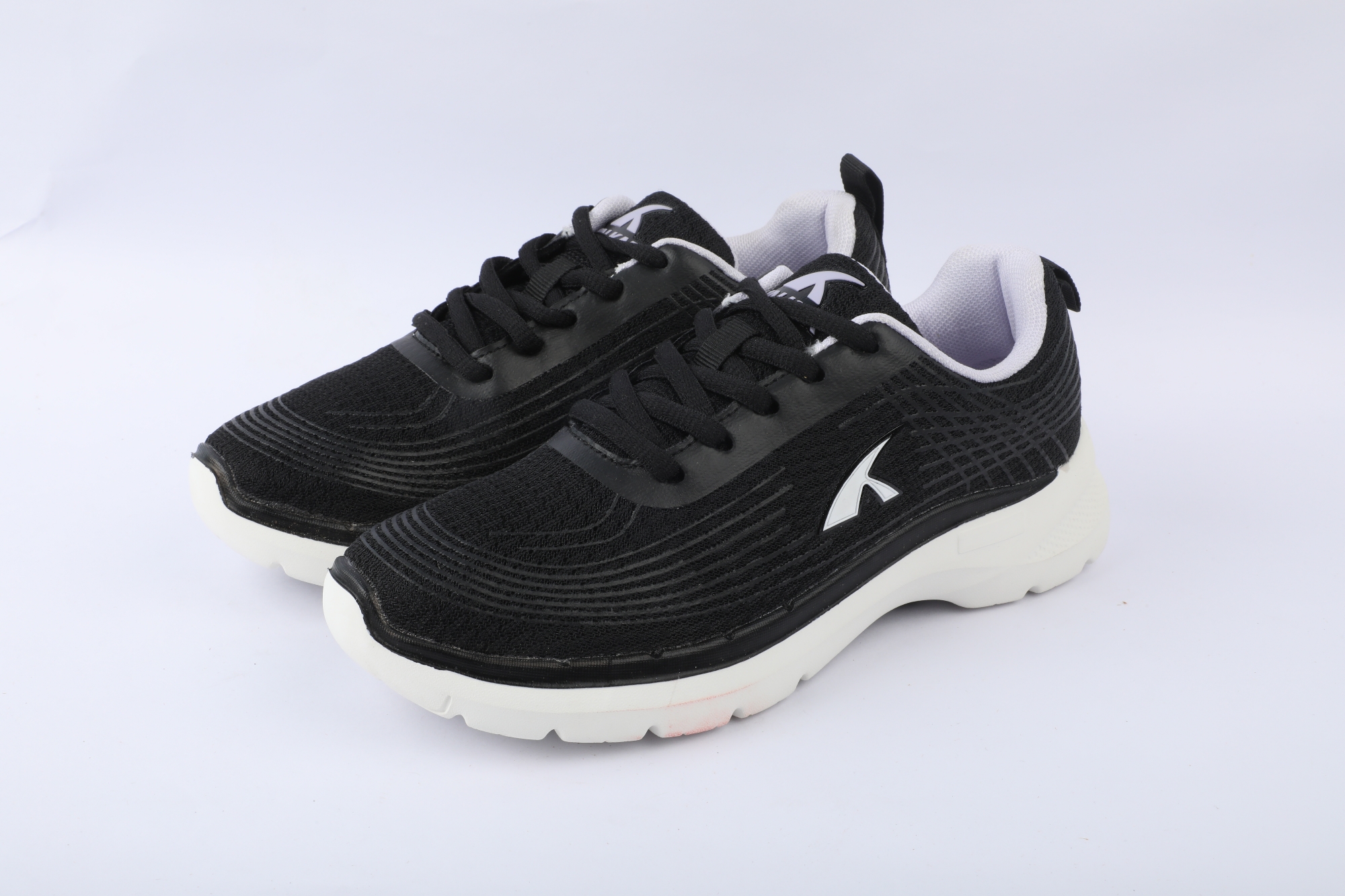Picture of Ladies sports shoe Black CKD 543400022