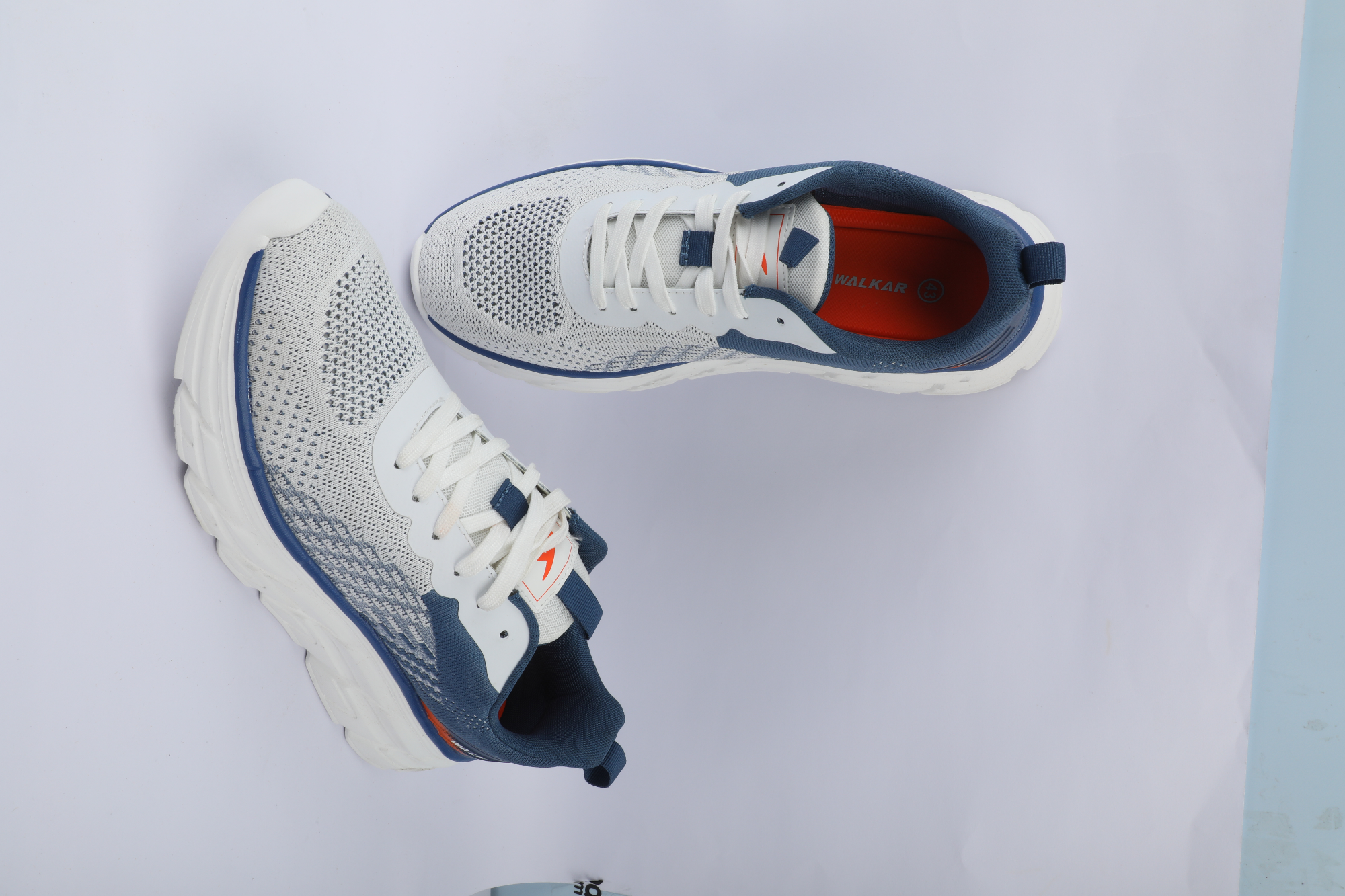 Picture of Mens sports shoe Grey CKD 843300075