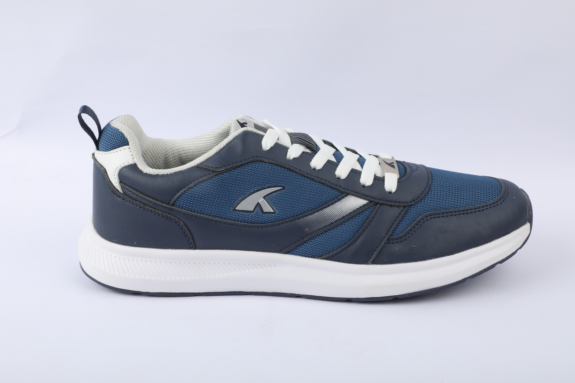 Picture of Mens sports shoe Navy CKD 843700081