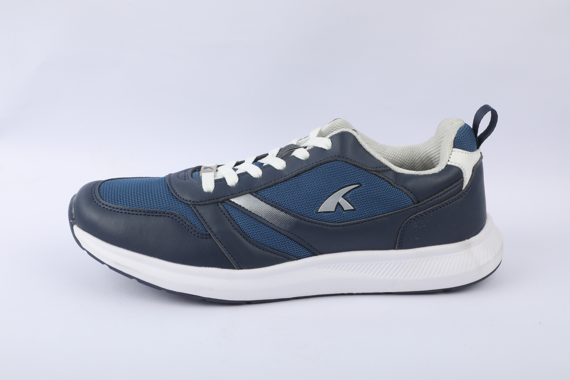 Picture of Mens sports shoe Navy CKD 843700081