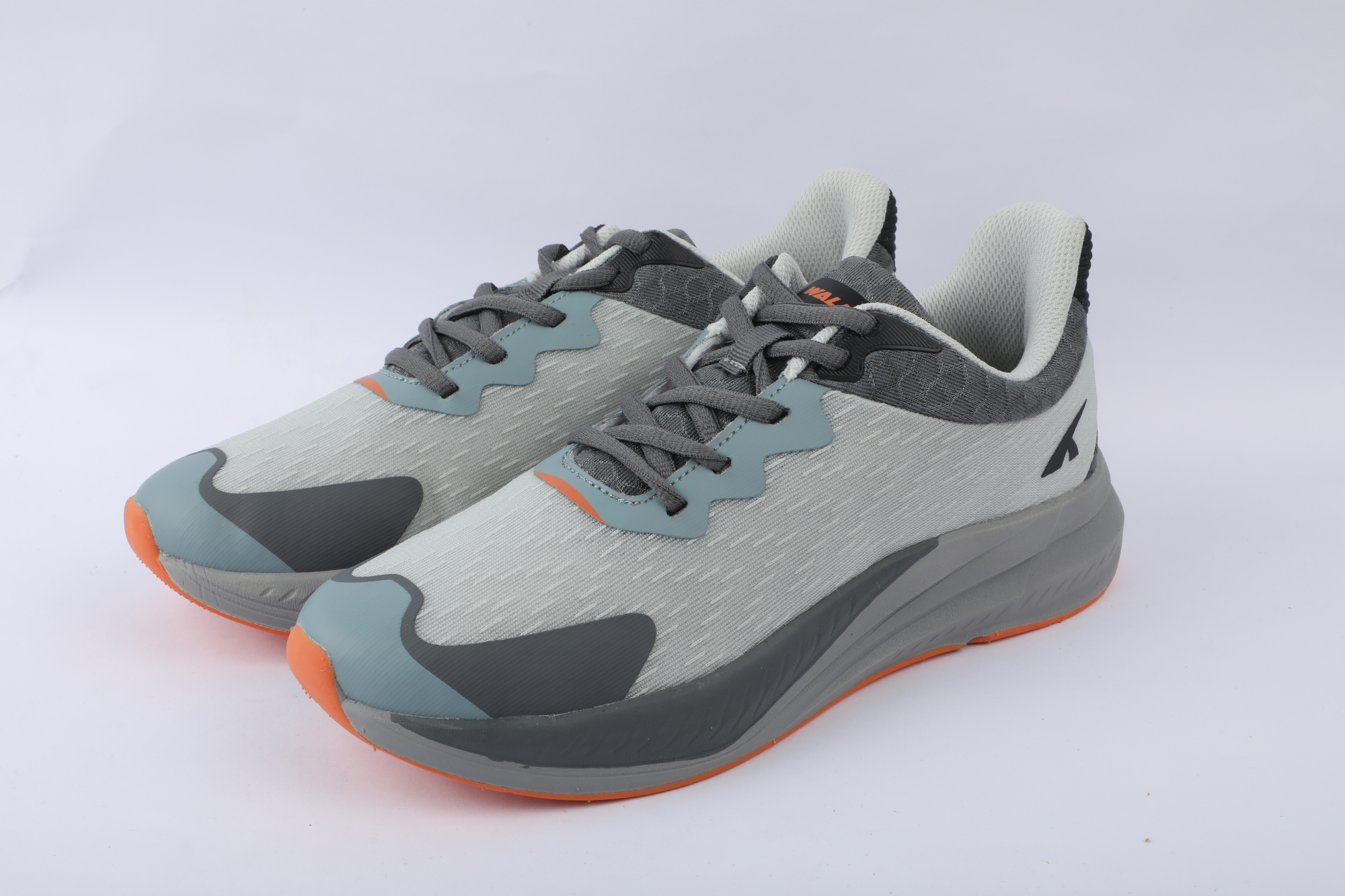 Picture of Mens sports shoe Grey CKD 843300066