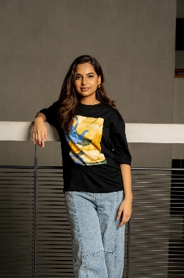 Picture of Bosphorus Cha-Biskut Graphic T-shirt - Black