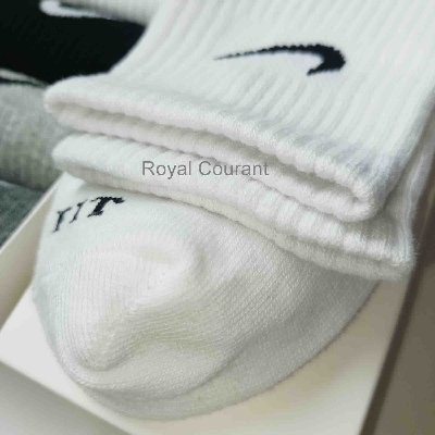 Picture of Performance With Ribbed Bands Cushion Crew Socks: Stay Comfortable During Sports Activities With These Cushion Crew Socks Designed For Athletic Performance.