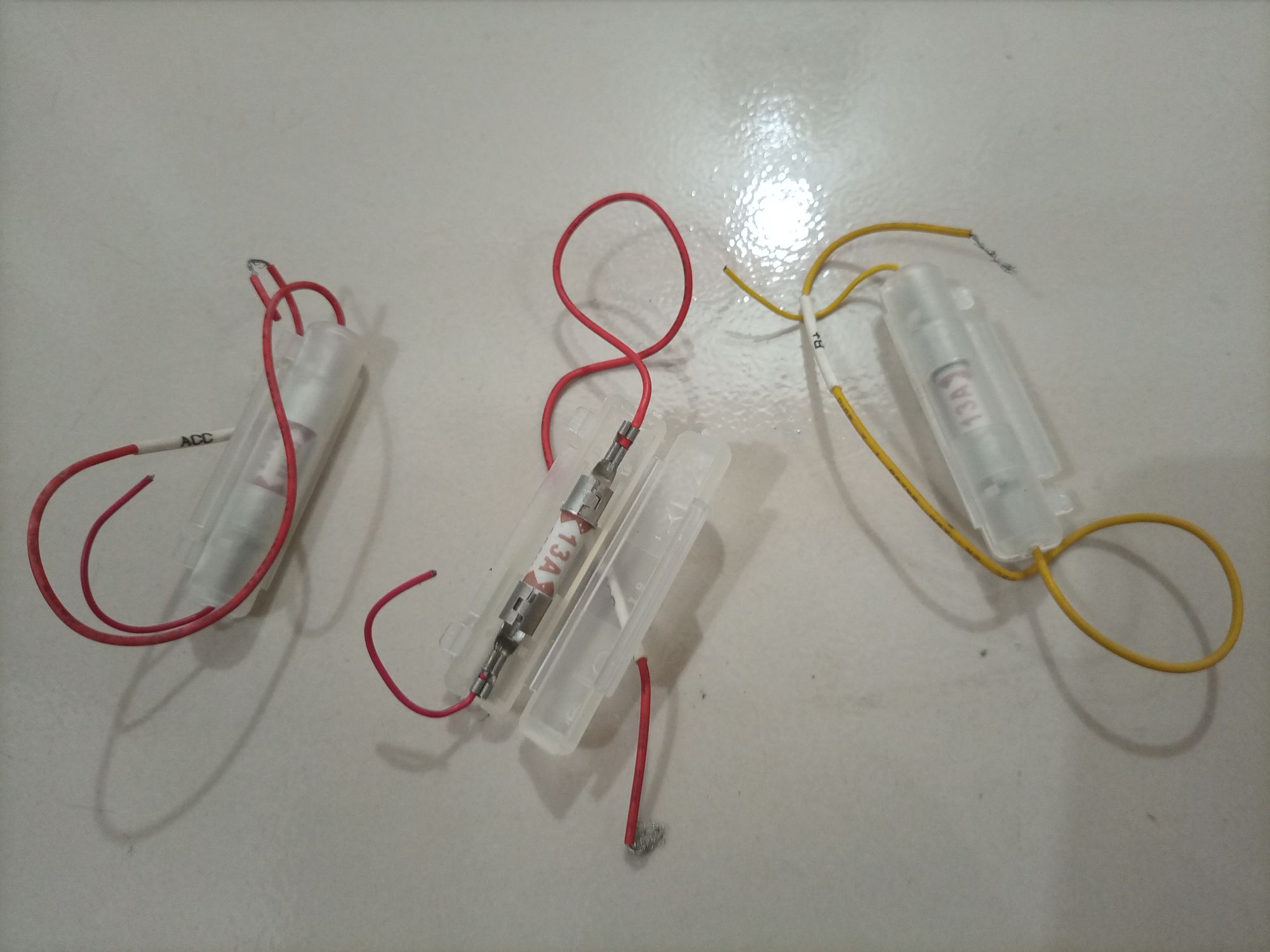 Picture of FUSE holder With 13Amp fuse (1Pcs)