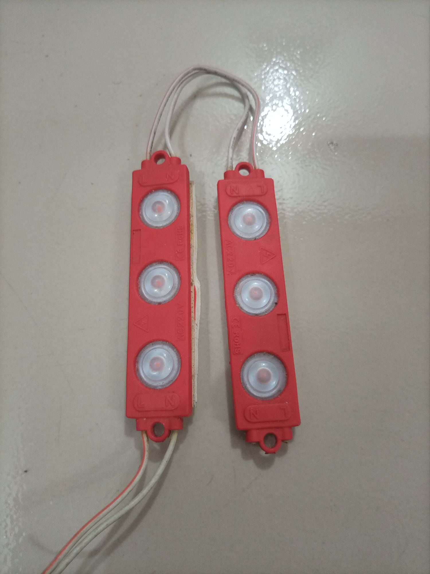 Picture of Red color LED lights 220 volt AC current (1pcs) for various uses
