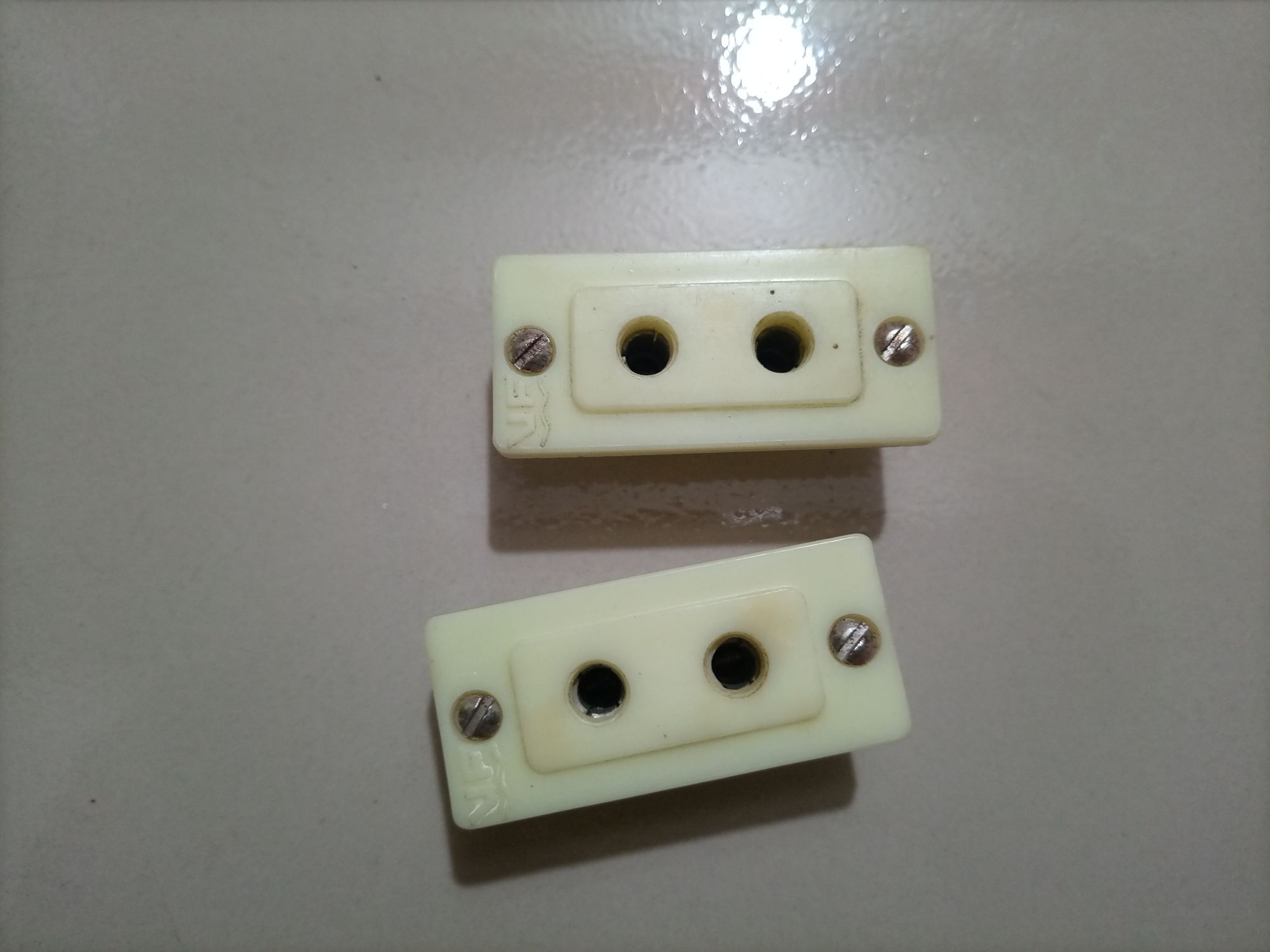 Picture of 2 Pin Socket Piano Model Socket, 2 pcs Piano Socket
