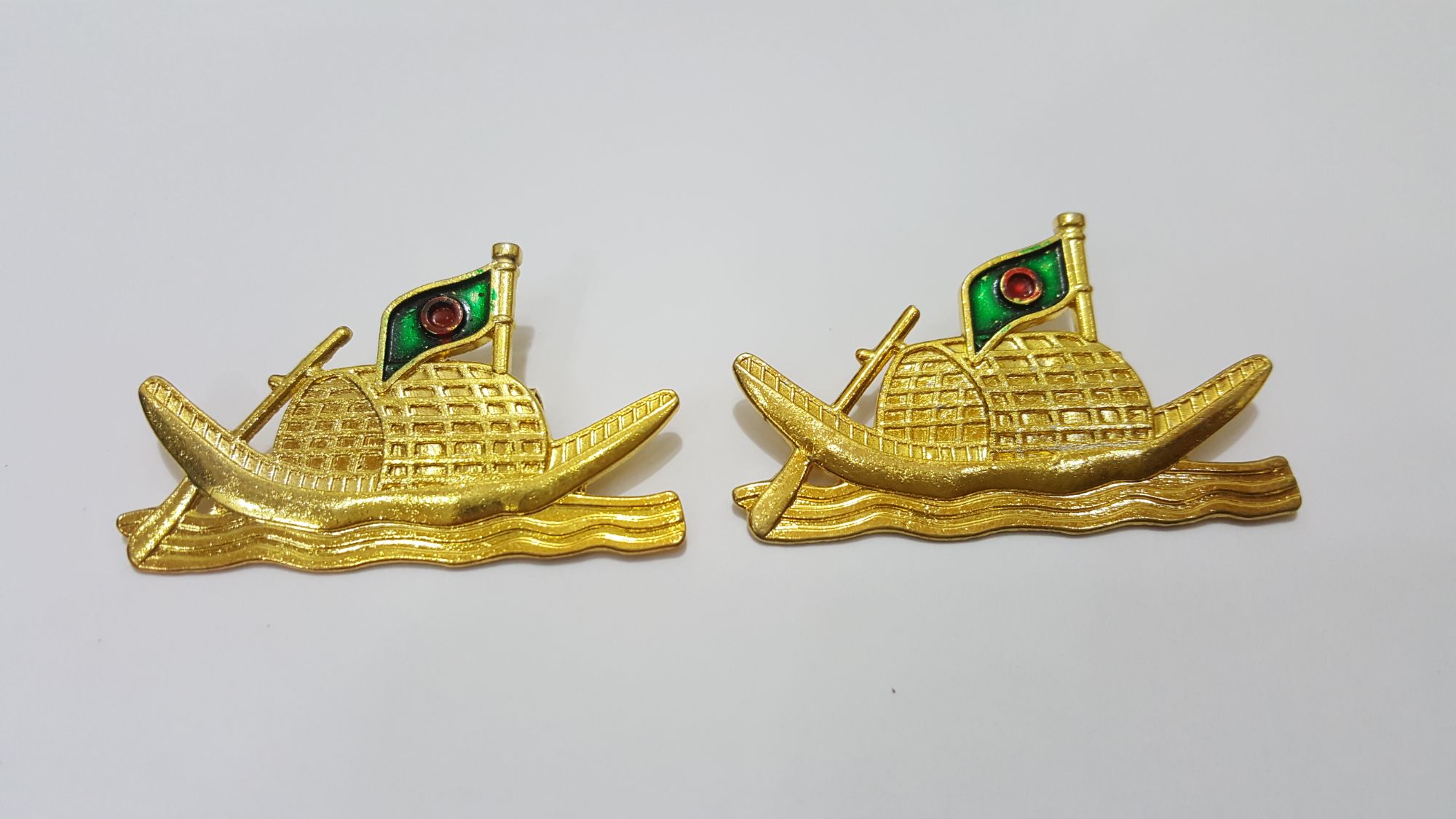 Picture of Coat Pin / Hijab Pin The Boat with National Flag Brooches (01 pcs)