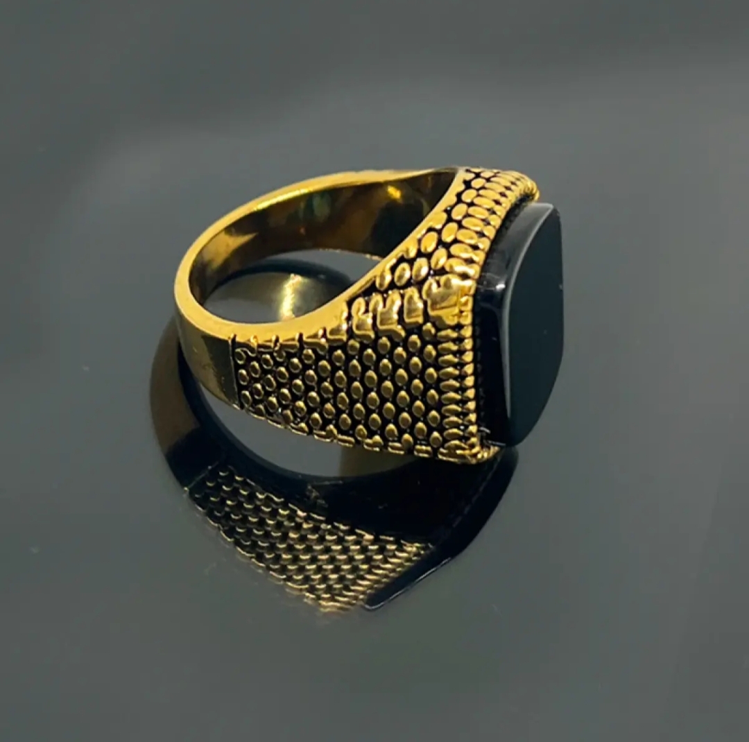 Picture of Ancient Silver Color Drop Ring For Men.