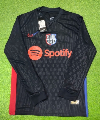 Picture of Barcelona Full Sleeve Jersey Premium Quality T-shirt New Jersey Football Jersey Embroidery Logo Jersey 24/25