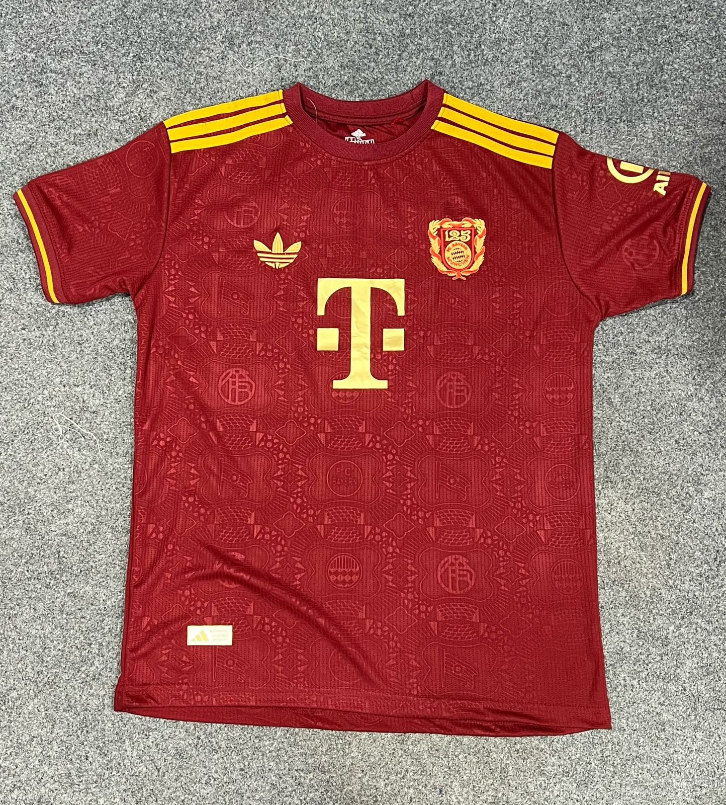 Picture of Bayern Short Sleep Jersey Premium Quality New Jersey Football Jersey All Over Jersey 2025