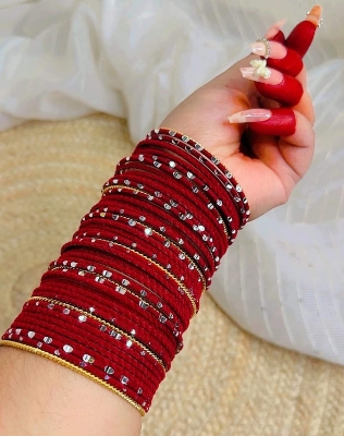 Picture of 52 pis velvet metal churi Barbi churi New churi 2025