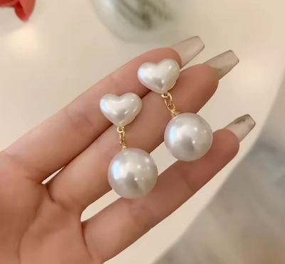 Picture of Little Love Heart Pearl Stud Earrings for Wome Korean Style Exquisite Hypoallergenic Earrings Party Jewelry Gift