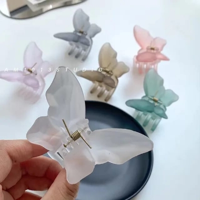 Picture of Summer Sweet Fairy Butterfly Hairpin Clip Gradient Tie-Dye Acetate Hair Claw Styling Tools Barrettes for Women Hair Accessories