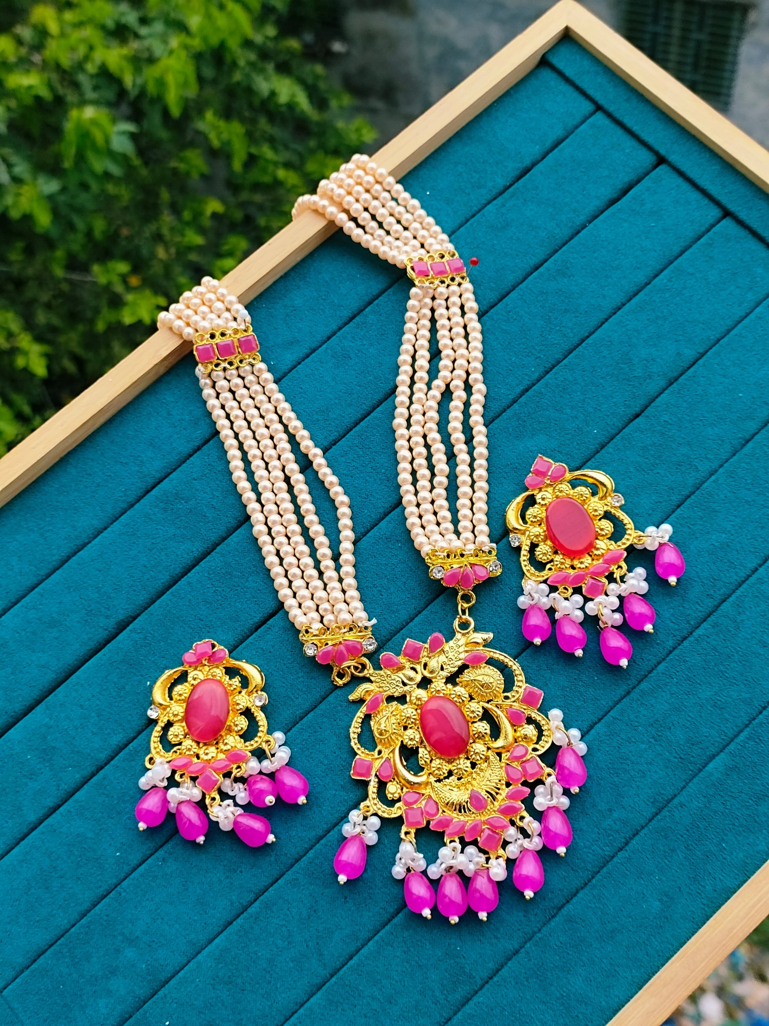 Picture of new necklace jewellery set for women