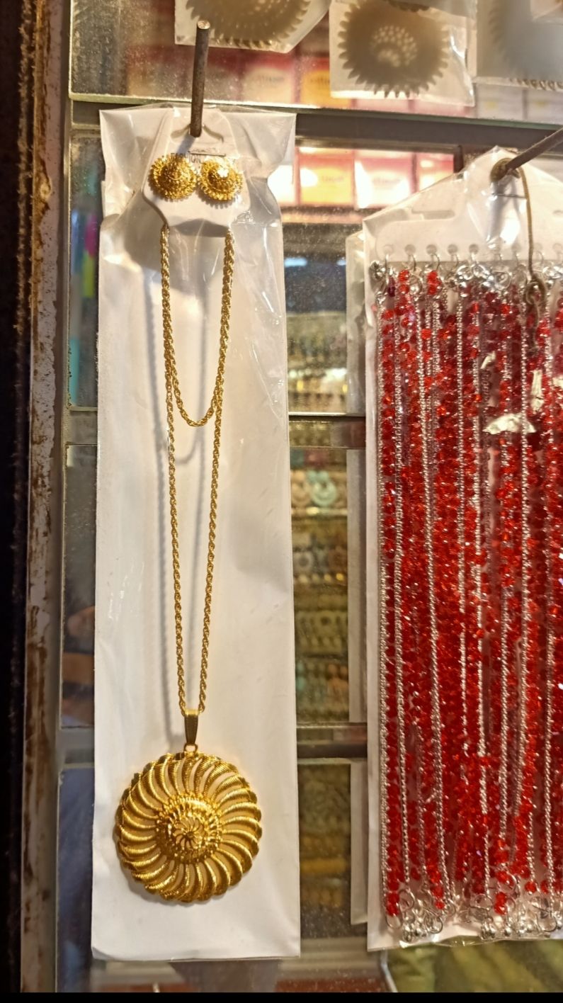 Picture of Gold plated locket chain with ear ring for women