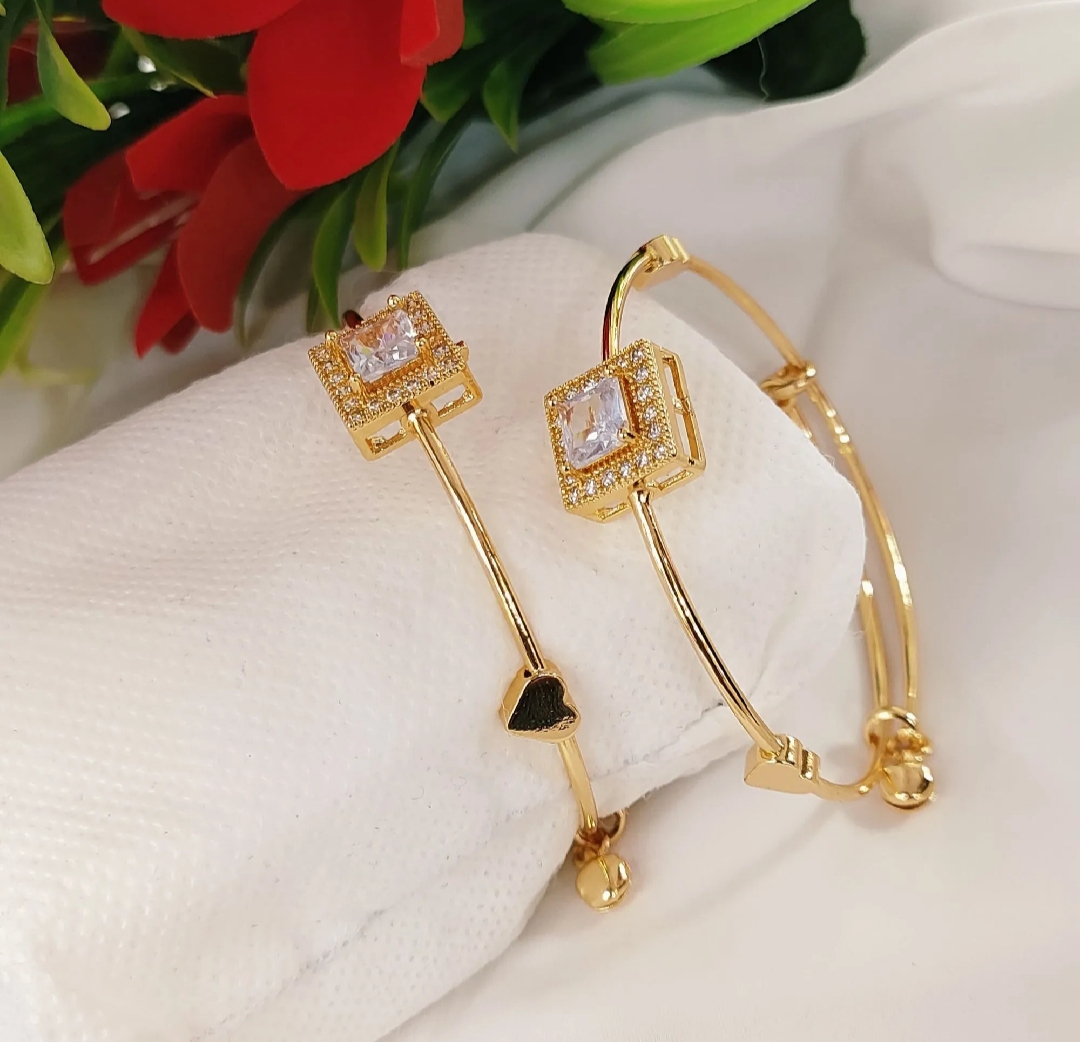 Picture of New Super Trending Design Shining Beads Adjustable Bracelets For Women & Girls-1pcs/Simple stylish  Bracelet For Woman/Elegant Stylish Bracelet For Woman and girls-1pcs