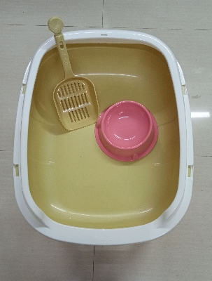 Picture of Cat Litter Box with Scoop & Free Bowl