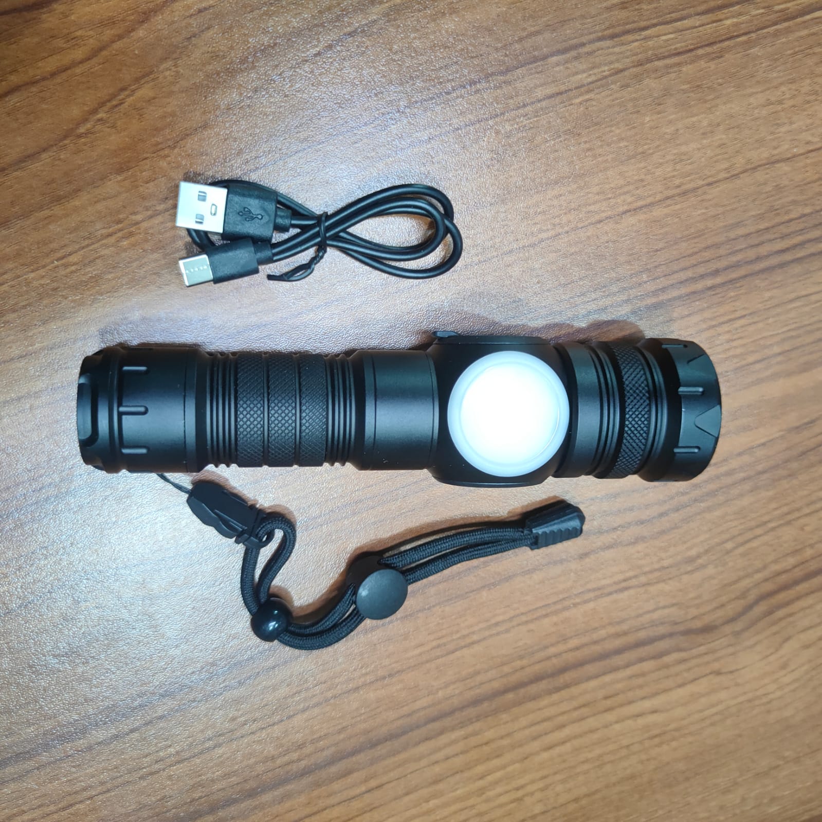 Picture of K60 - Outdoor Flashlight Telescopic Zoom 10W COB + LED 800 Lumens Torchlight
