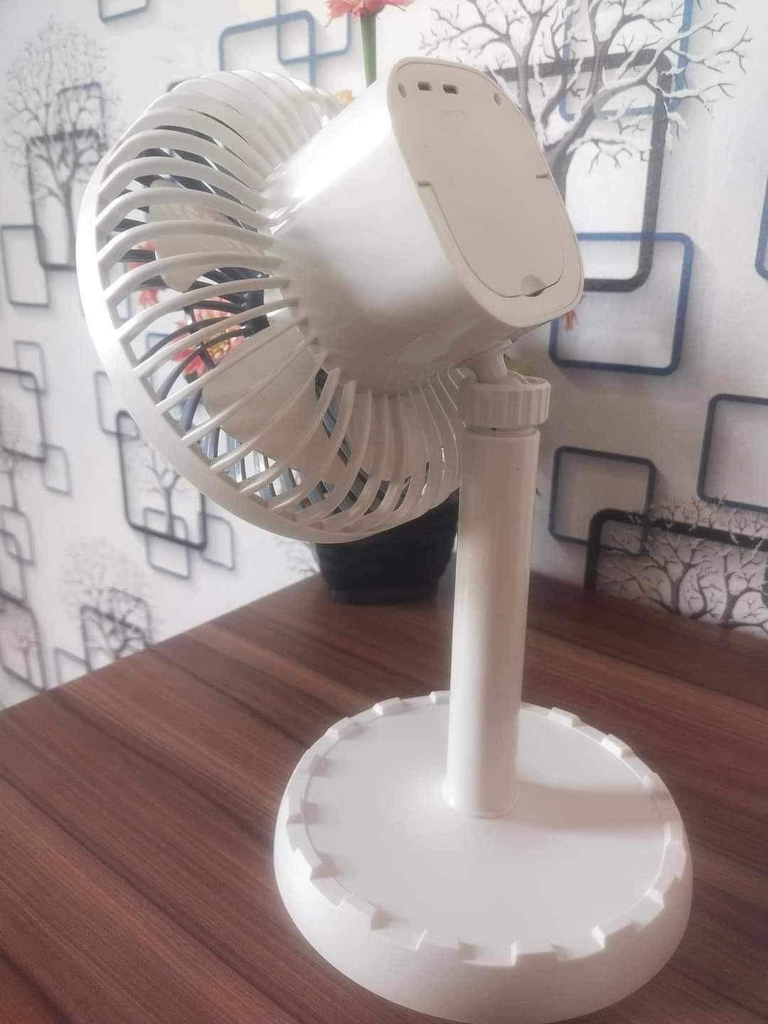 Picture of JY Super Fan 2218 JYSUPER Mini Lithium Rechargeable Left Right Auto Rotate Table Fan