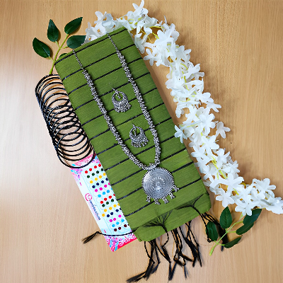 Picture of Saree Combo Gift Package (Student Budget)