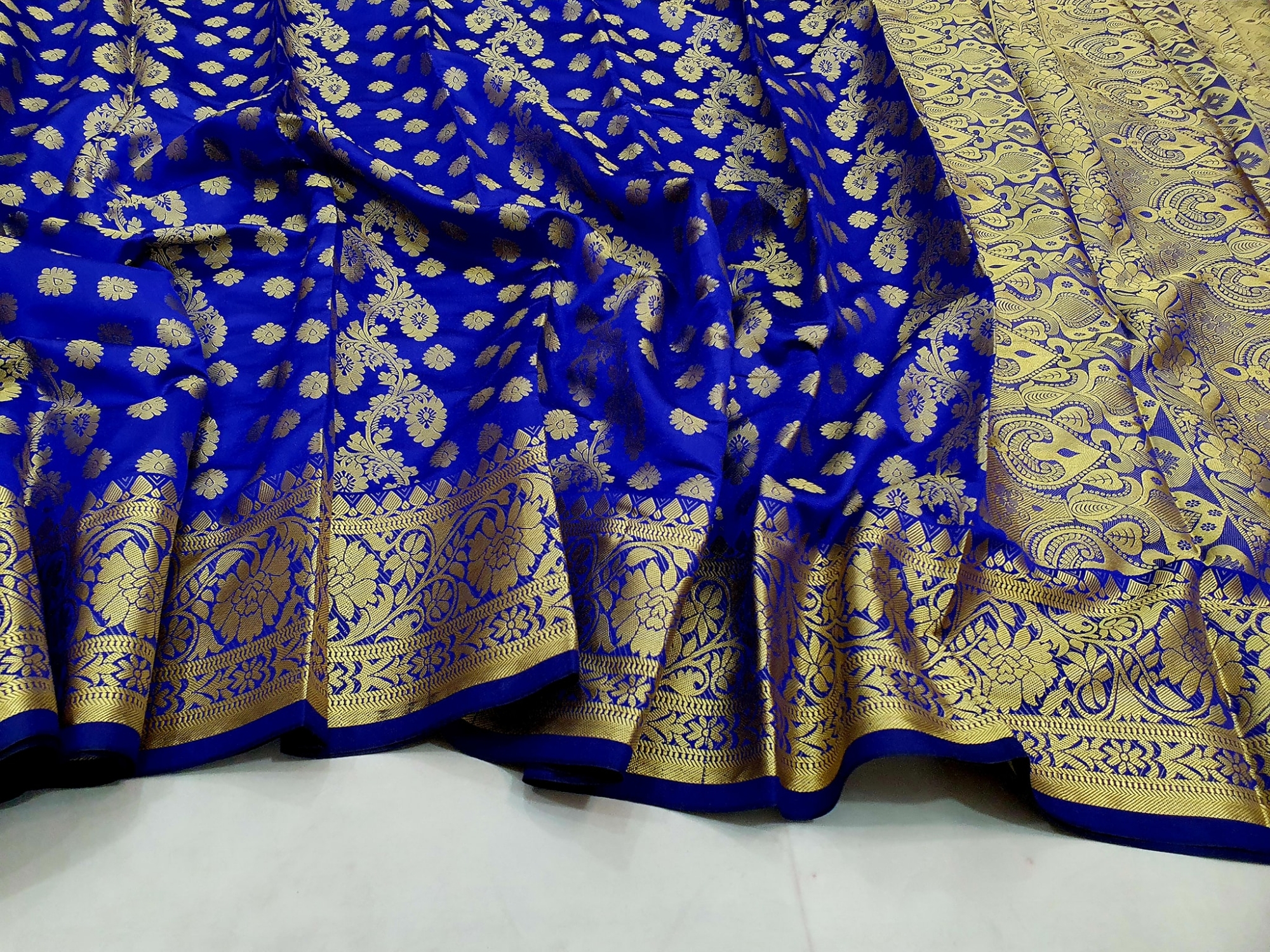 Picture of Tangail Katan Saree For girls and women No Blouse pcs