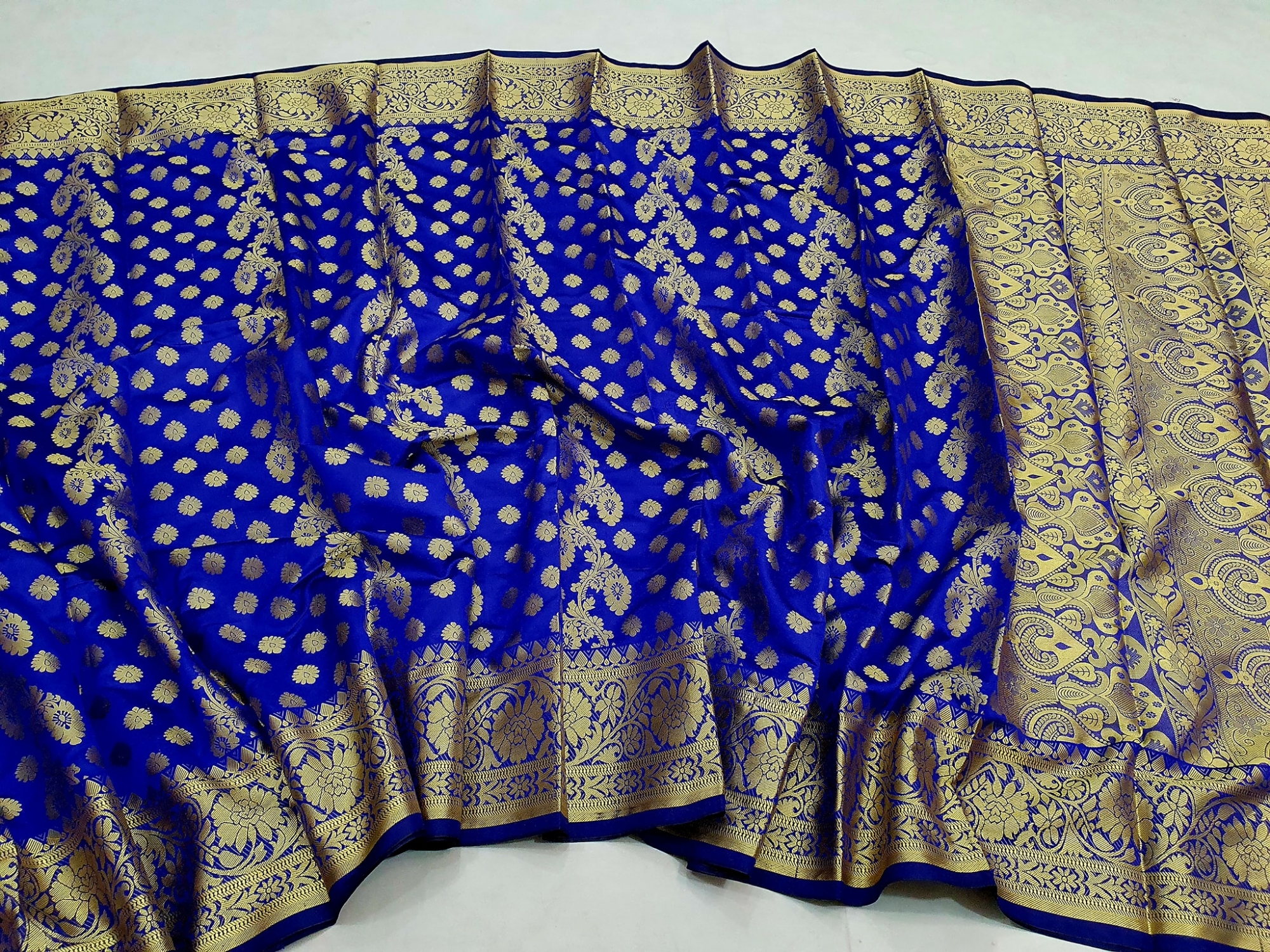 Picture of Tangail Katan Saree For girls and women No Blouse pcs