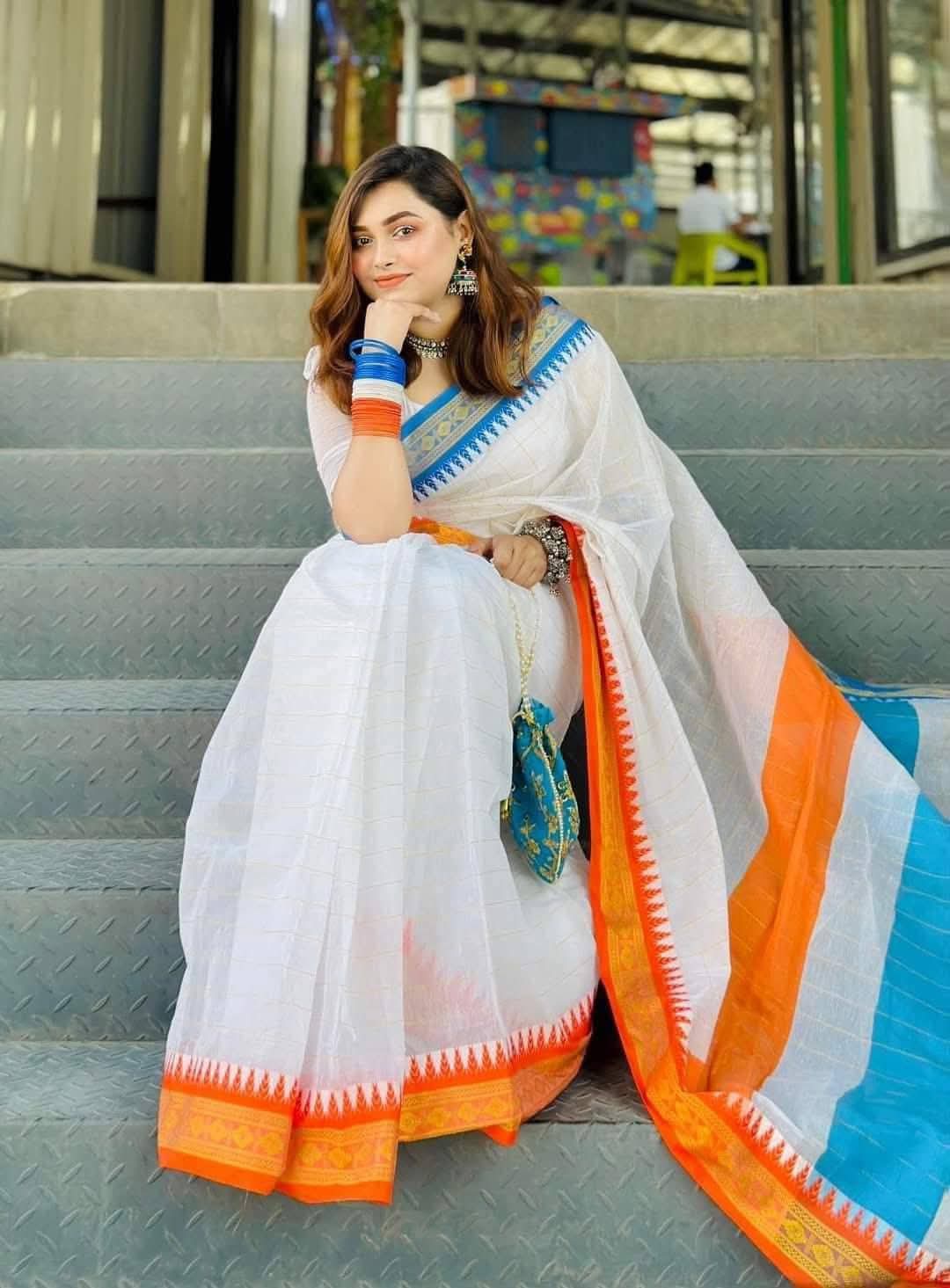 Picture of Tangail Tat Half Silk Saree for girls and women ( Gonga Jamuma Pair)