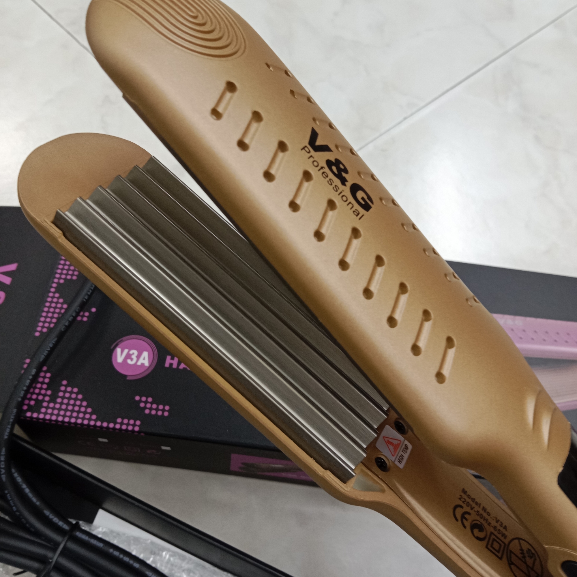 Picture of V&G Professional V3A Hair Crimper – Advanced Ceramic Crimper for Textured, Volume-Boosted Styles Limited Edition
