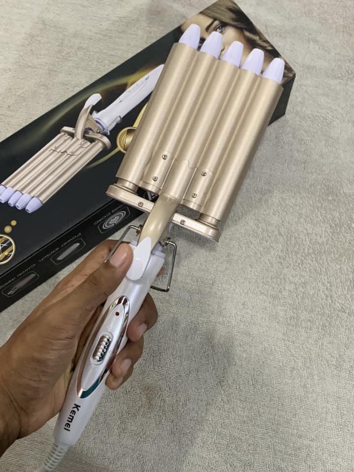 Picture of Kemei KM-1110 Hot Selling Household five Barrels ceramic heating curling iron Rapid heating up professional big wave Hair Curler