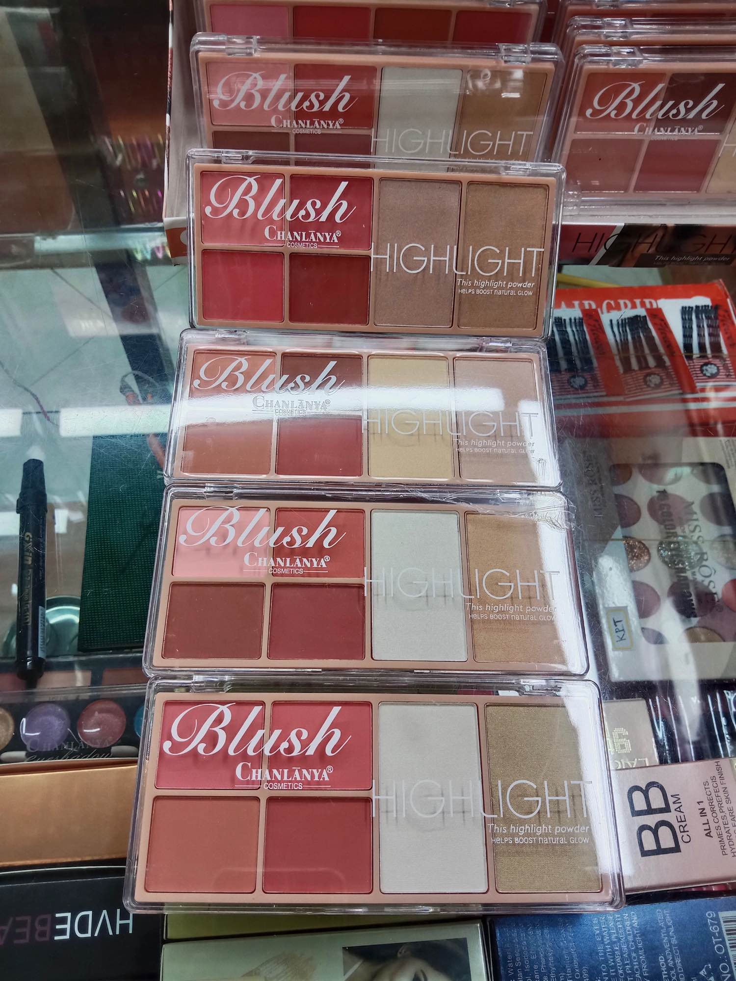 Picture of Chanlanya Cosmetics Blush + Highlighter Pallete