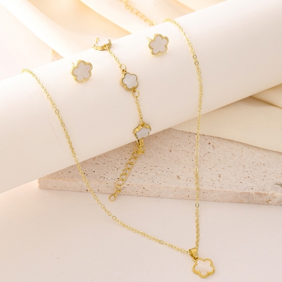 Picture of Cross-border hot selling lucky five-petal flower five-leaf clover earrings necklace three-piece European and American fashion five-leaf flower jewelry set