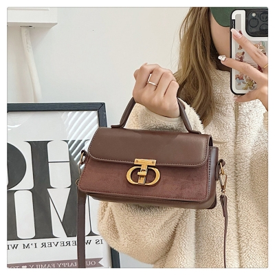 Picture of Luxury-Inspired Shoulder Bag with Iconic Gold Buckle