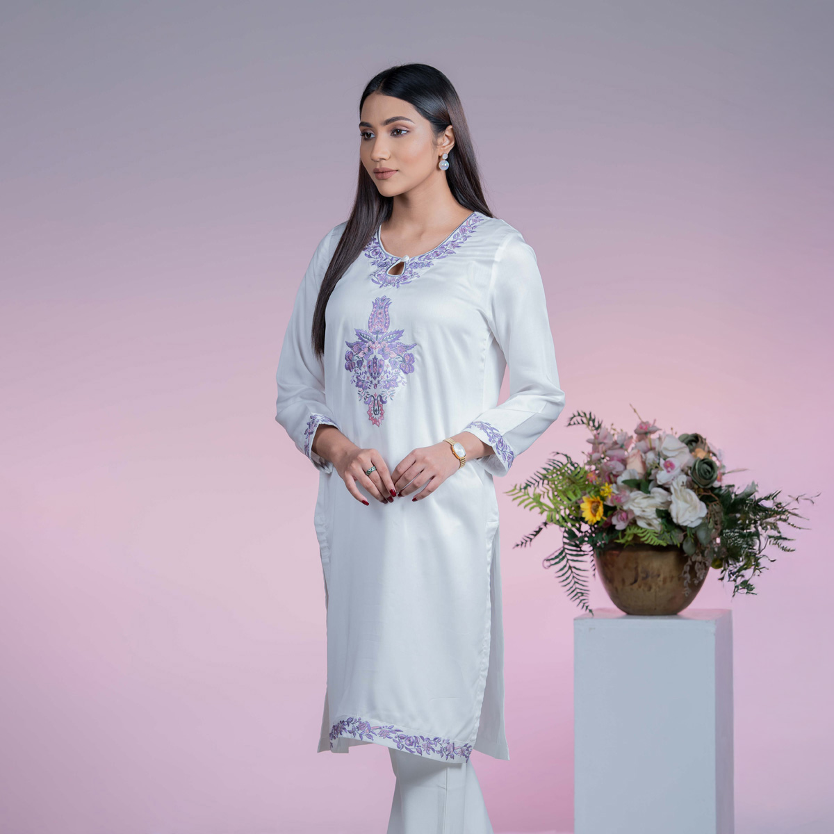 Picture of TORR Off White Ethnic Wear (01 Piece Kurti)