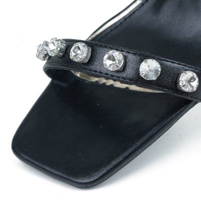 Picture of Moochie Women's Kitten Heel