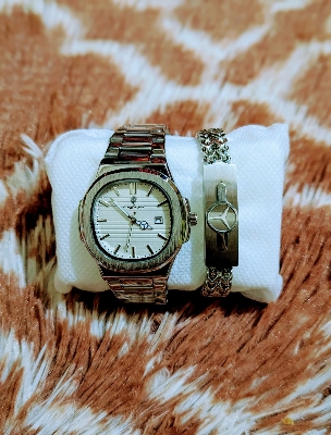 Picture of explosive premium quality watch and bracelet combo