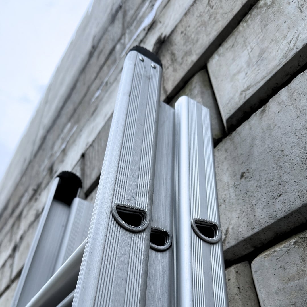 Picture of Everbest Triple Extension Aluminium Ladder – Heavy-Duty, Safe & Extendable