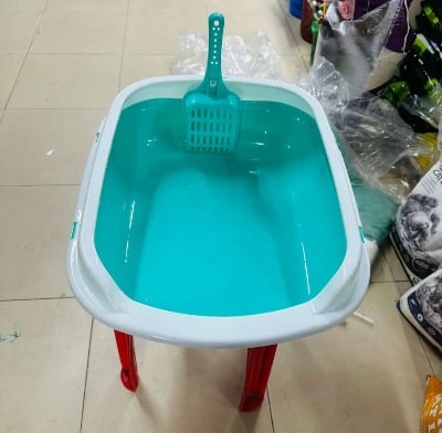 Picture of Cat Litter Box with Scooper