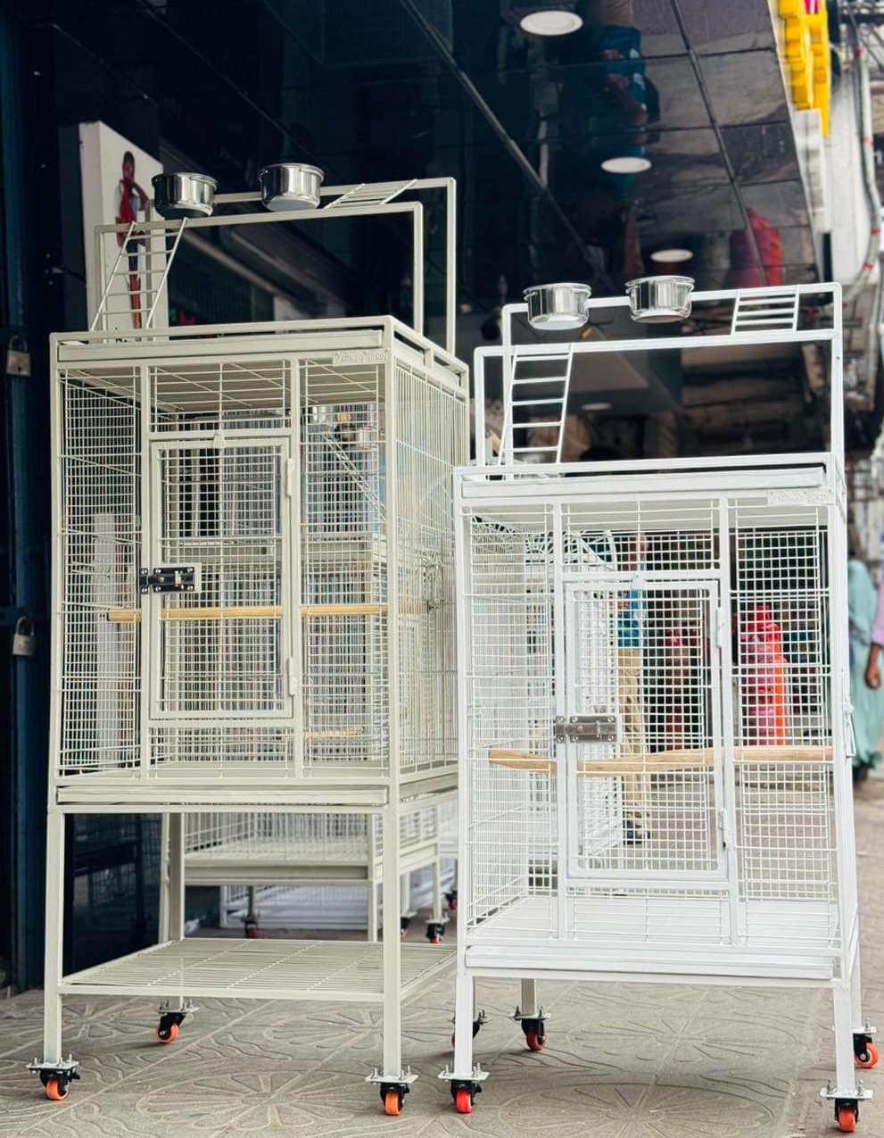 Picture of Large Family Bird Temp Cage With Roof Top Play Ground , Luxury Pet Parrot Cage Ornamental Cage Metal Cage Transparent Glass Cage Door Feeding Cage Birds/Cages