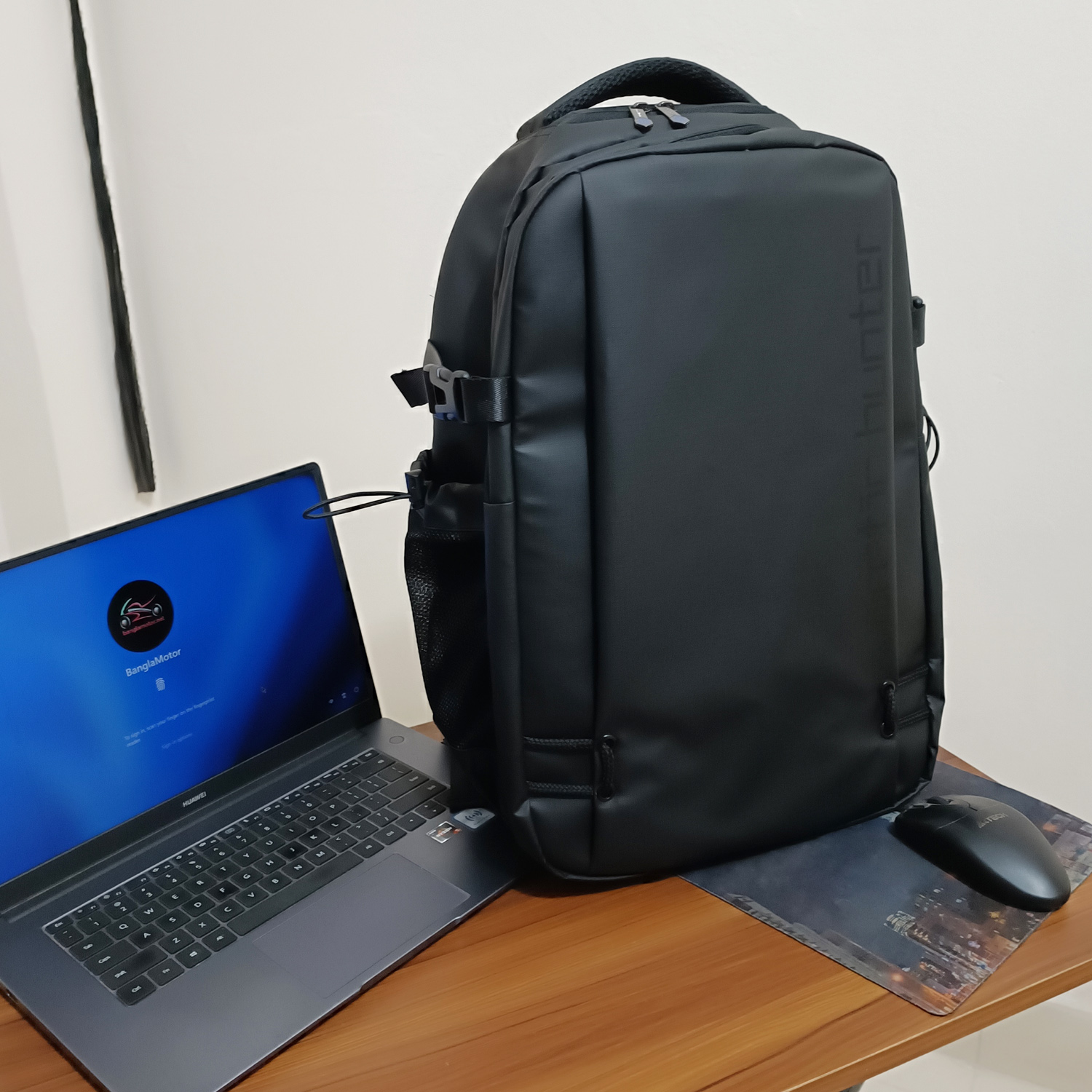 Picture of Arctic Hunter 17.8" Stylish Multipurpose BackPack