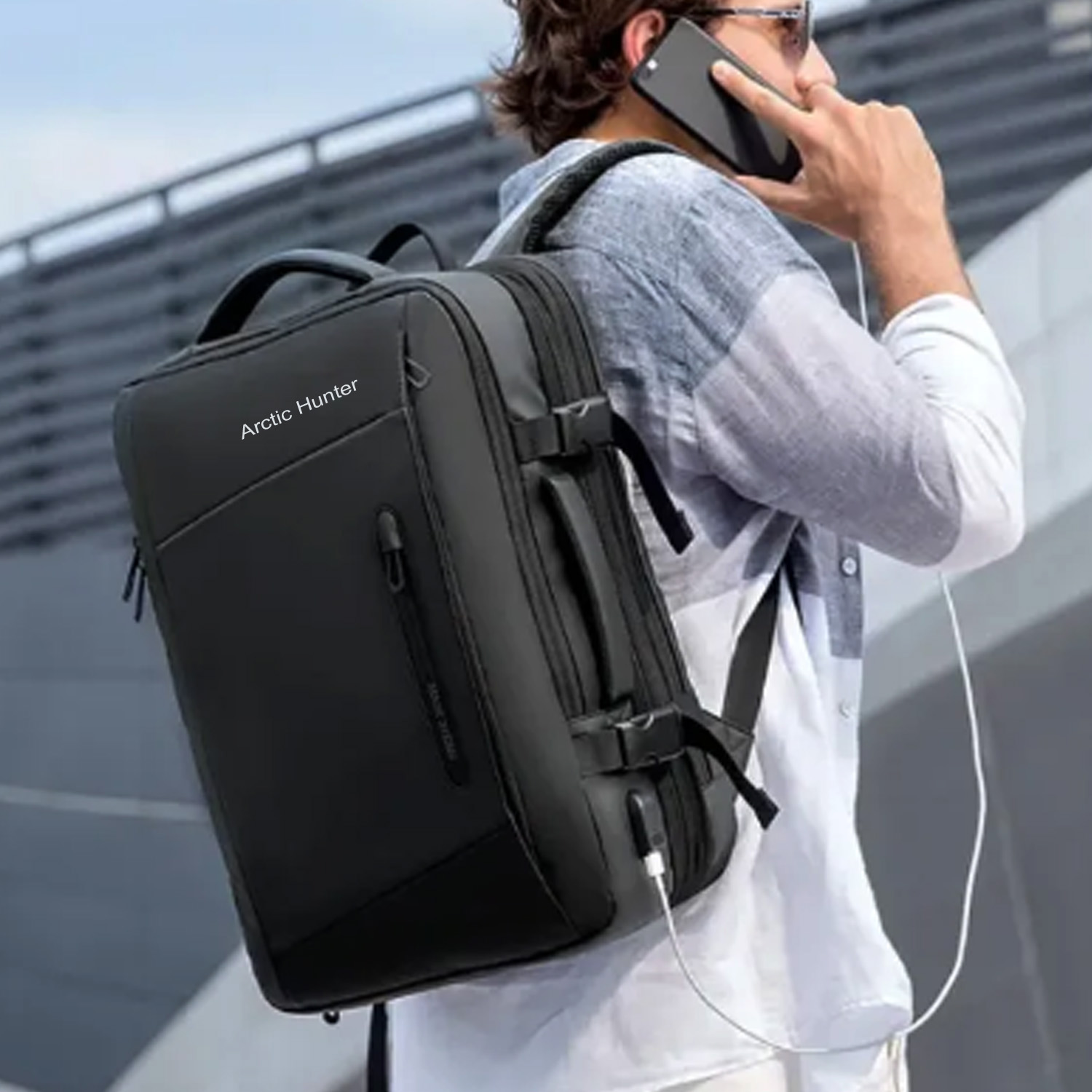 Picture of Arctic Hunter Pro BackPack with Lock & USB (1 PCS)
