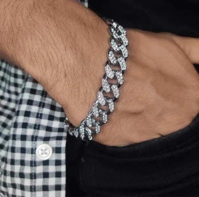 Picture of New style Men Cuban Link Chain Bracelet Shiny Rhinestone Inlaid Bangle JewelryNew style Men Cuban Link Chain Bracelet Shiny Rhinestone Inlaid Bangle JewelryNew style Men Cuban Link Chain Bracelet Shiny Rhinestone Inlaid Bangle Jewelry New style Men Cuban-Beige,16 CM