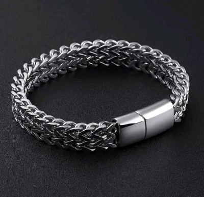 Picture of vairal ss steel New style Men Cuban Link Chain Bracelet Shiny Rhinestone Inlaid Bangle JewelrAyatul Kursi Cuff Bangles For Women Men Stainless Steel Simple Carve Bangle Messager Islam Muslim Arabic Style Jewelry Gift WANNA-silver chainbracelet,Black