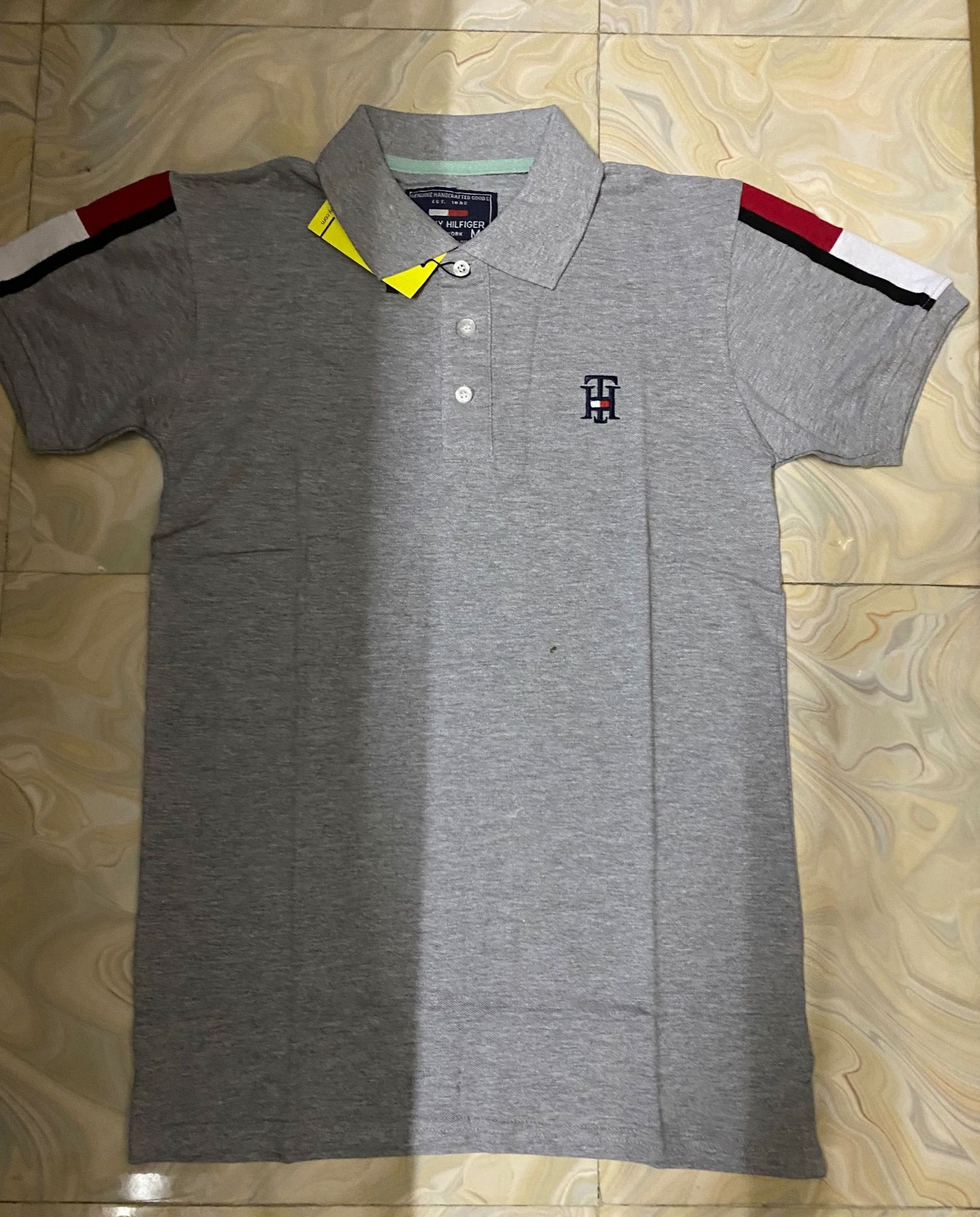 Picture of Special Polo for Men Comfortable to Wear in All Seasons and Occasions