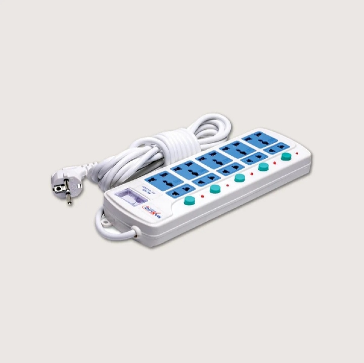 Picture of Maxline ML-825 Multiplug 10 Port Extention Socket 2 Meters Cable