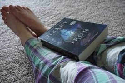 Picture of Heart of Iron ( Heart of Iron #1 ) by Ashley Poston ( Premium Paper and Matte Cover ) Novel