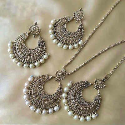 Picture of Pearl Setting silver Metal Necklace, Gorgeous earings and maangtikka For Women - Necklace For Girls - Necklace For Girls - Necklace For Girls
