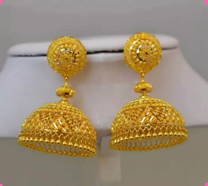 Picture of Golden Metal Stylish Earrings