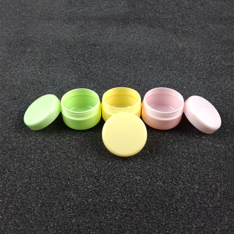 Picture of 15gm Empty plastic cosmetic Jars 5 pcs