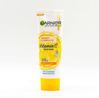 Picture of Garnier Bright Complete Vitamin C Face Wash,100g